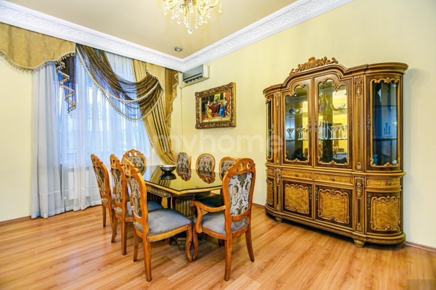 28 May qəsəbəsi 160m² mənzil kirayə verilir