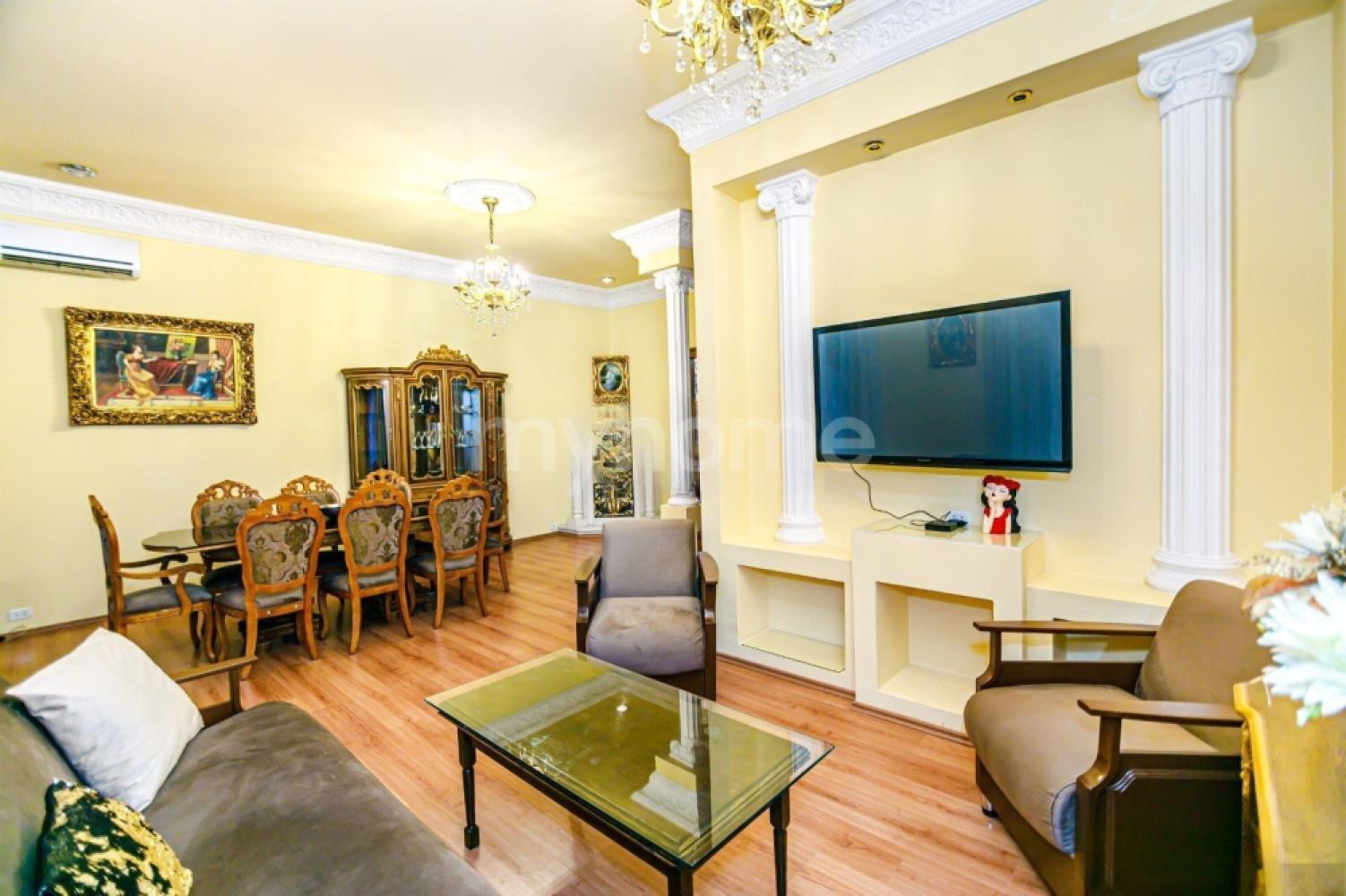 28 May qəsəbəsi 160m² mənzil kirayə verilir