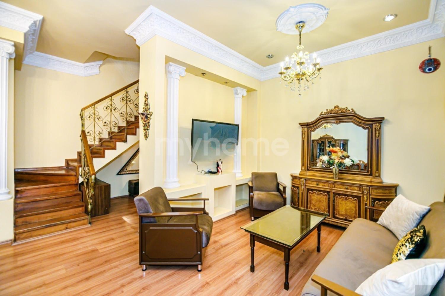 28 May qəsəbəsi 160m² mənzil kirayə verilir