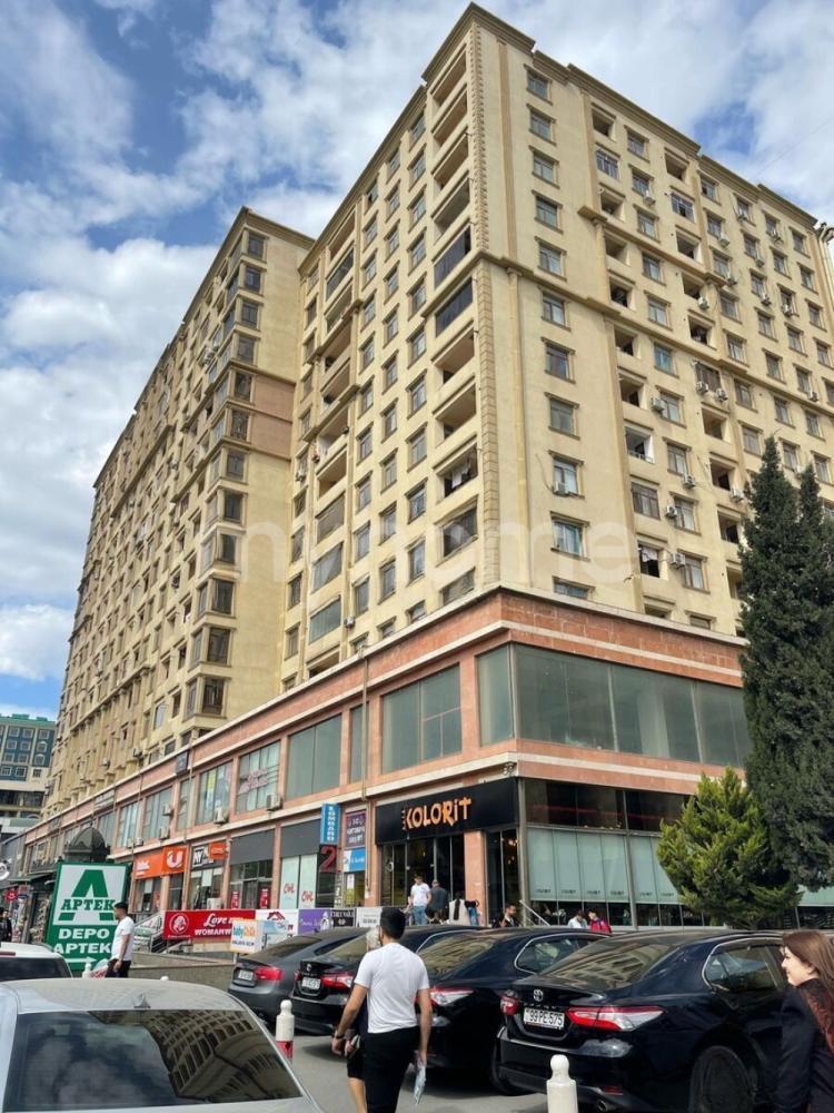 Bakı şəhəri 70m² mənzil satılır