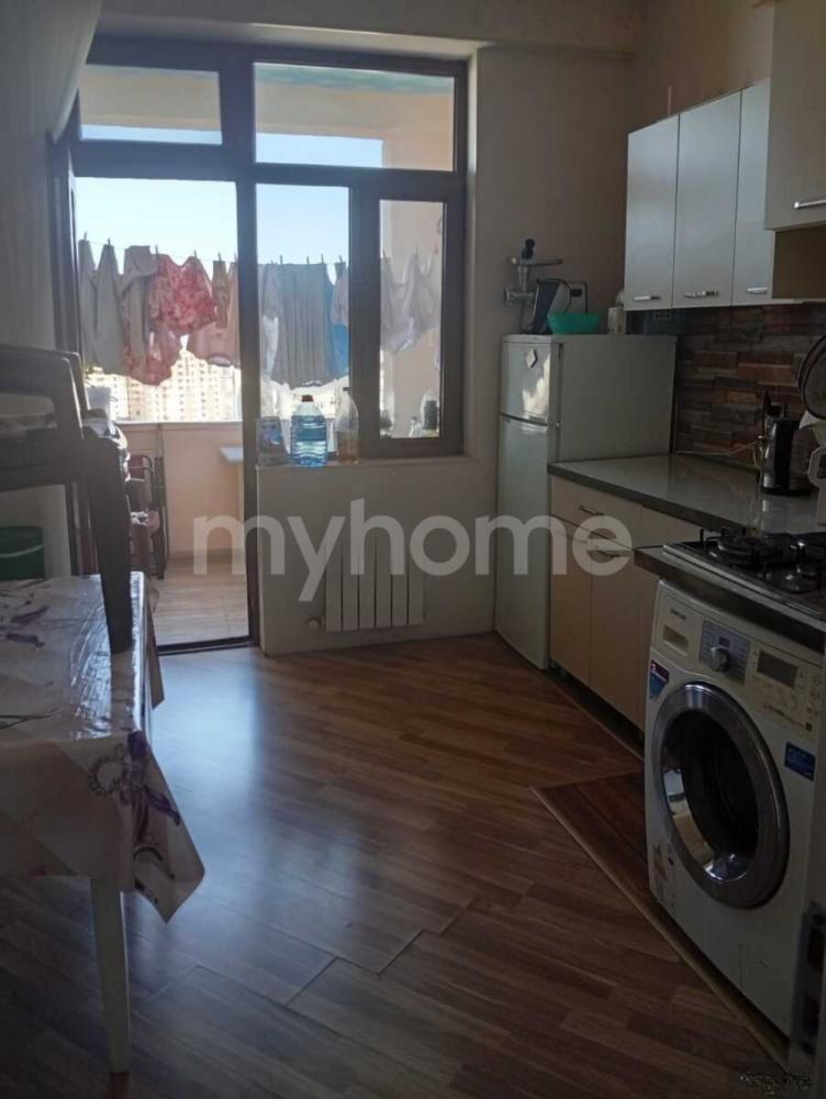 Bakı şəhəri 70m² mənzil satılır