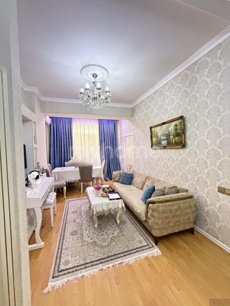 Bakı şəhəri 70m² mənzil satılır