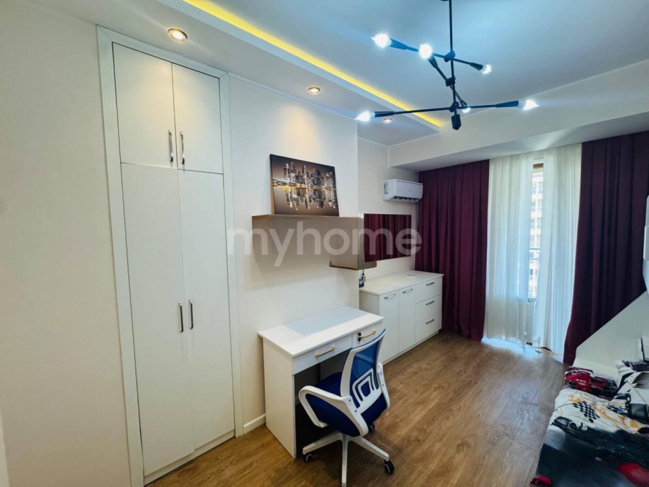 Bakı şəhəri 113m² mənzil kirayə verilir