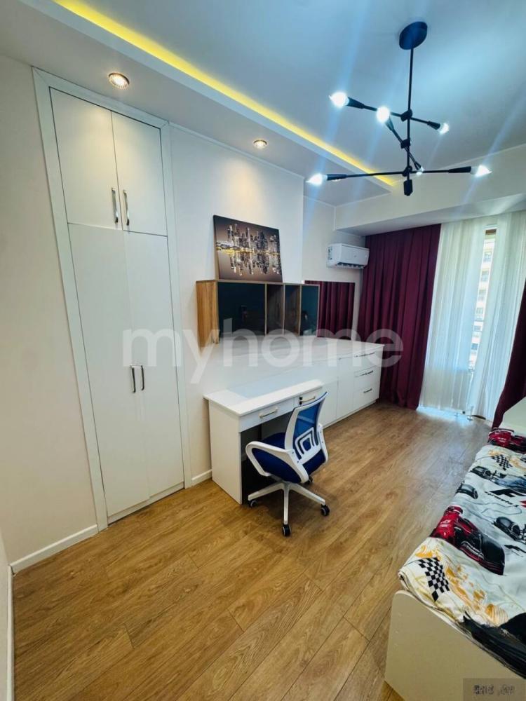 Bakı şəhəri 113m² mənzil kirayə verilir