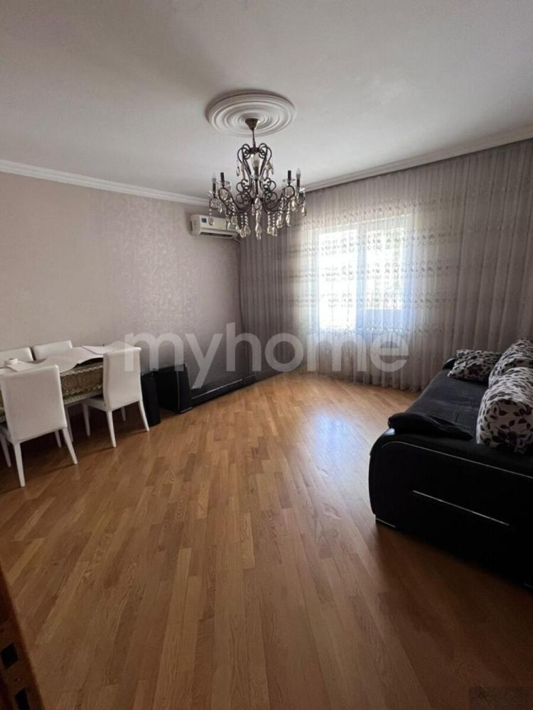Bakı şəhəri 80m² mənzil kirayə verilir