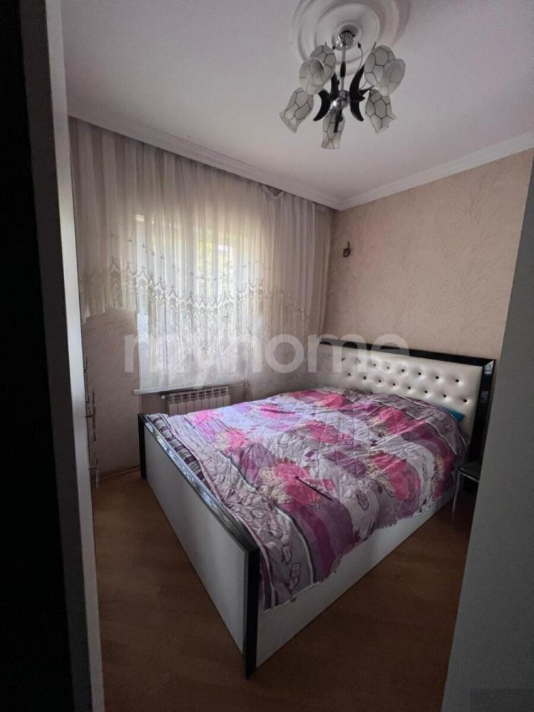 Bakı şəhəri 80m² mənzil kirayə verilir