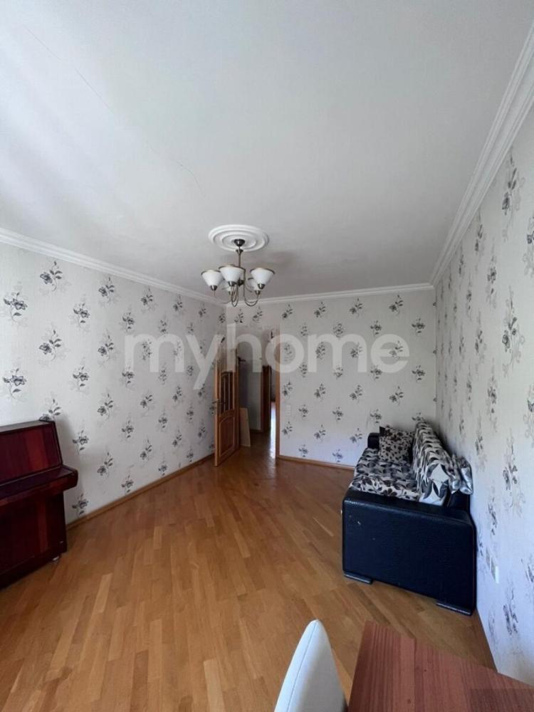 Bakı şəhəri 80m² mənzil kirayə verilir