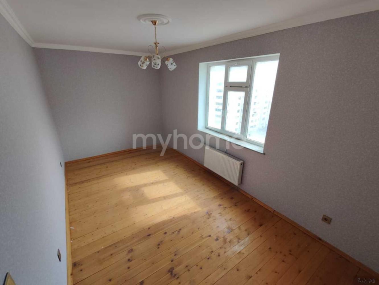 Xocəsən qəsəbəsi 95m² mənzil satılır