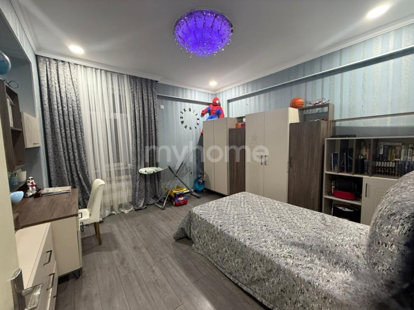 Badamdar qəsəbəsi 82m² mənzil satılır