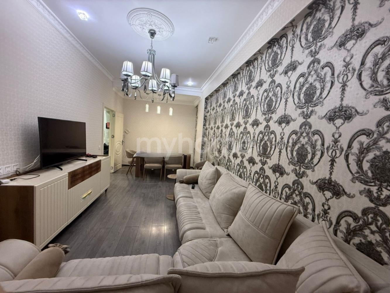 Badamdar qəsəbəsi 82m² mənzil satılır