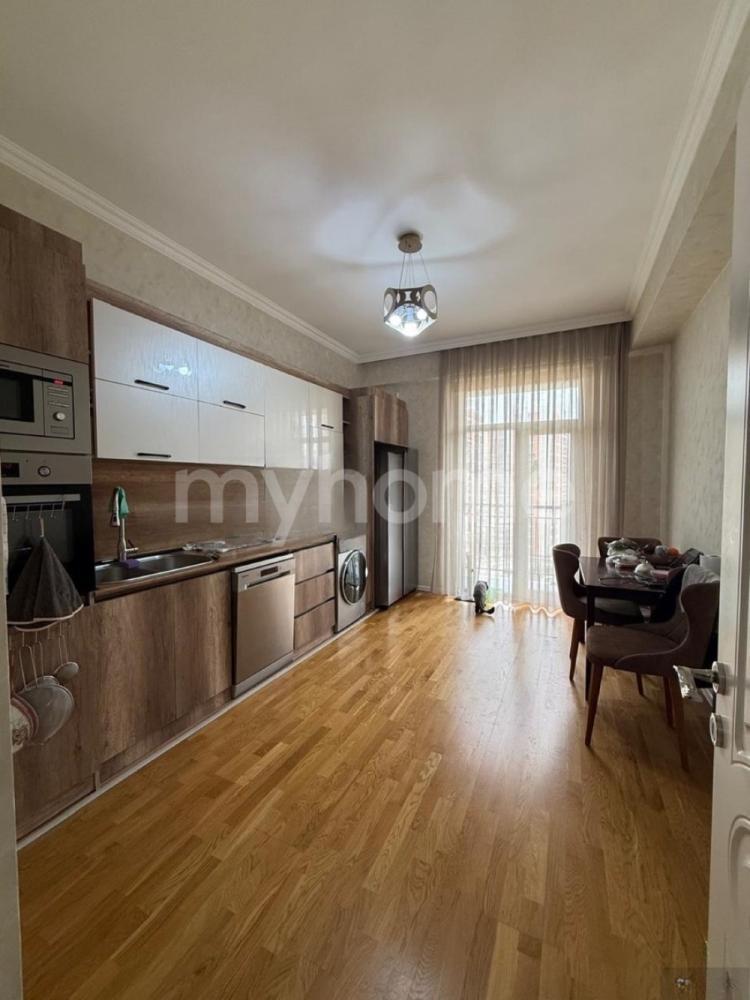 Yasamal qəsəbəsi 157m² mənzil satılır