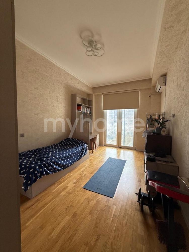 Yasamal qəsəbəsi 157m² mənzil satılır