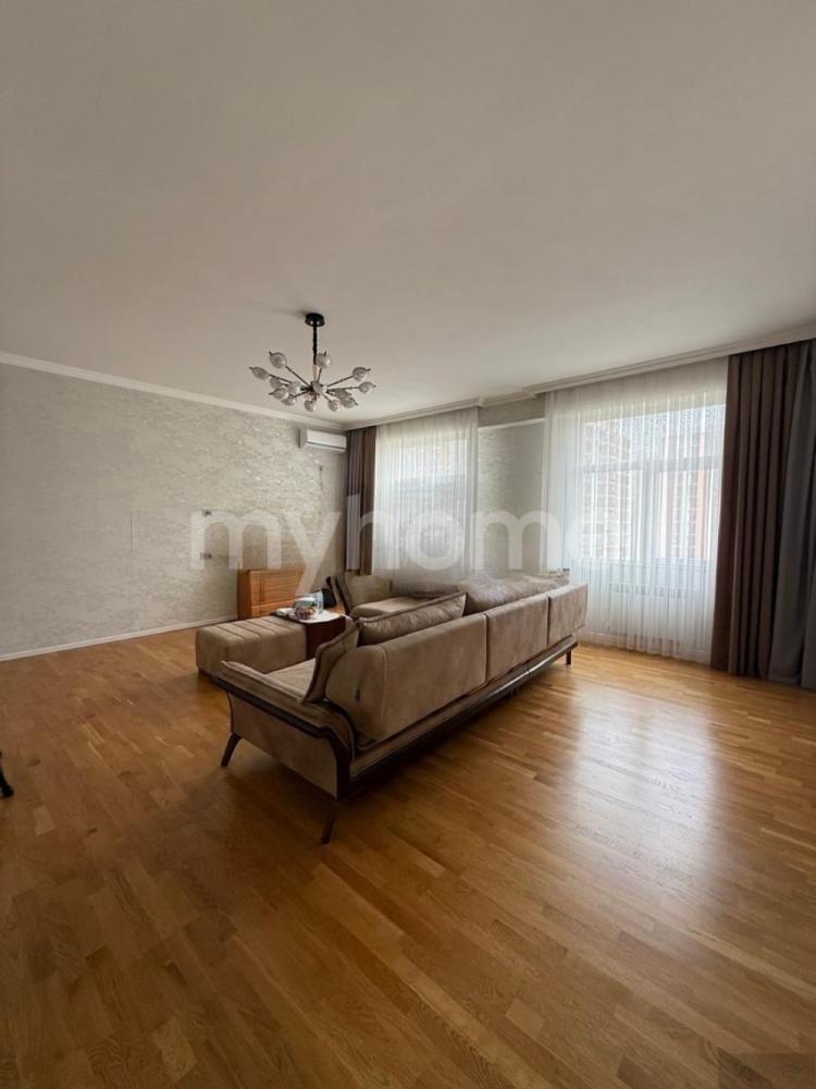 Yasamal qəsəbəsi 157m² mənzil satılır
