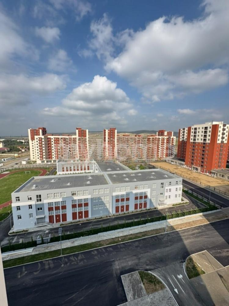 Şirvan qəsəbəsi 85m² mənzil kirayə verilir