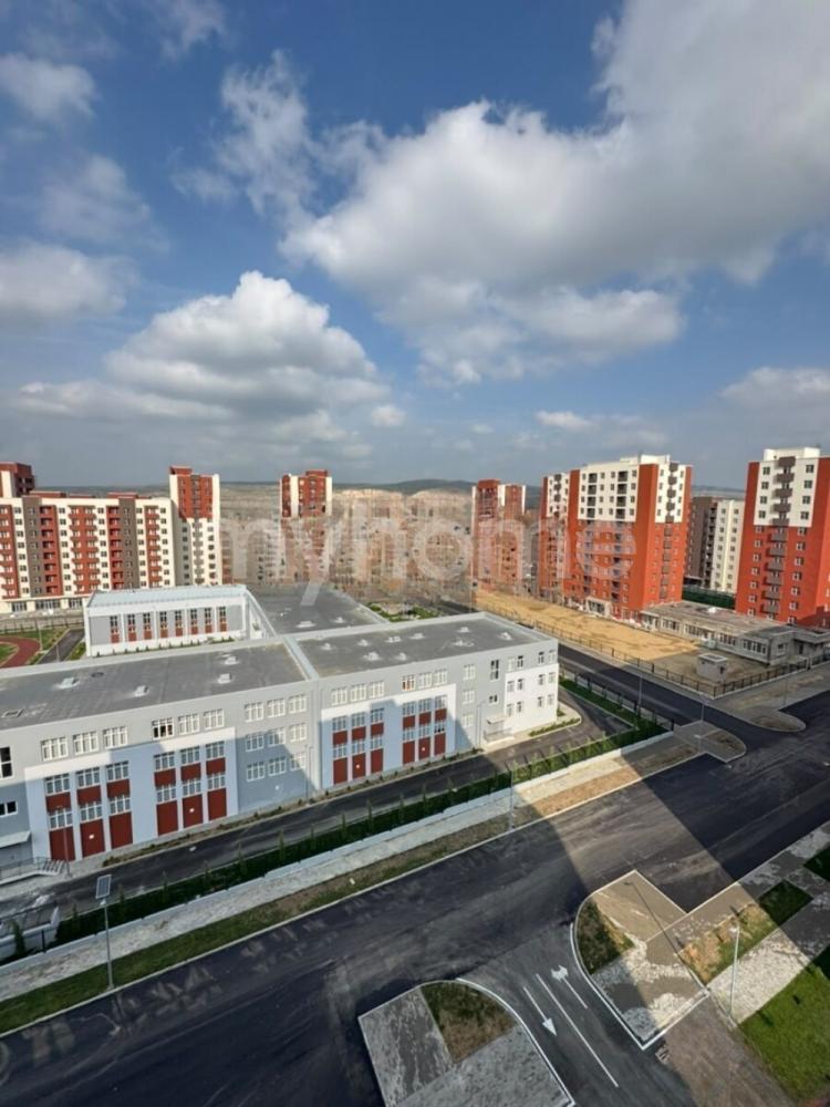 Şirvan qəsəbəsi 85m² mənzil kirayə verilir