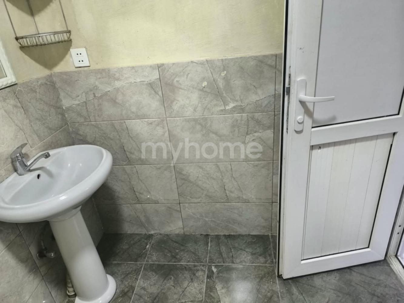 Ramana qəsəbəsi 30m² mənzil kirayə verilir