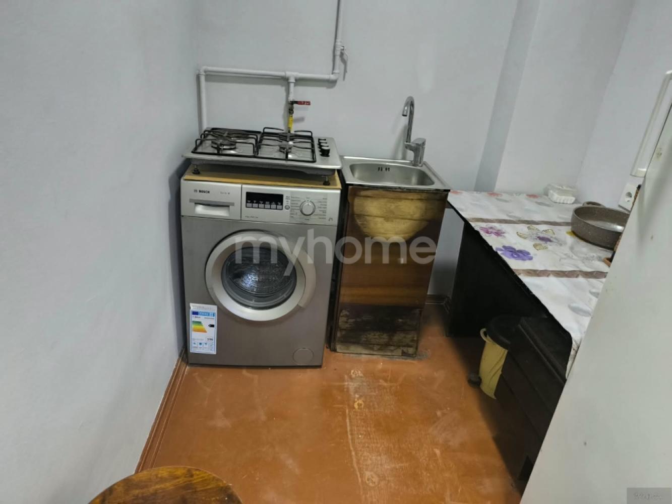 Ramana qəsəbəsi 30m² mənzil kirayə verilir