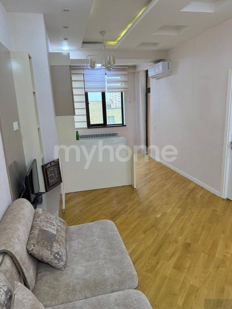 Bakı şəhəri 75m² mənzil kirayə verilir