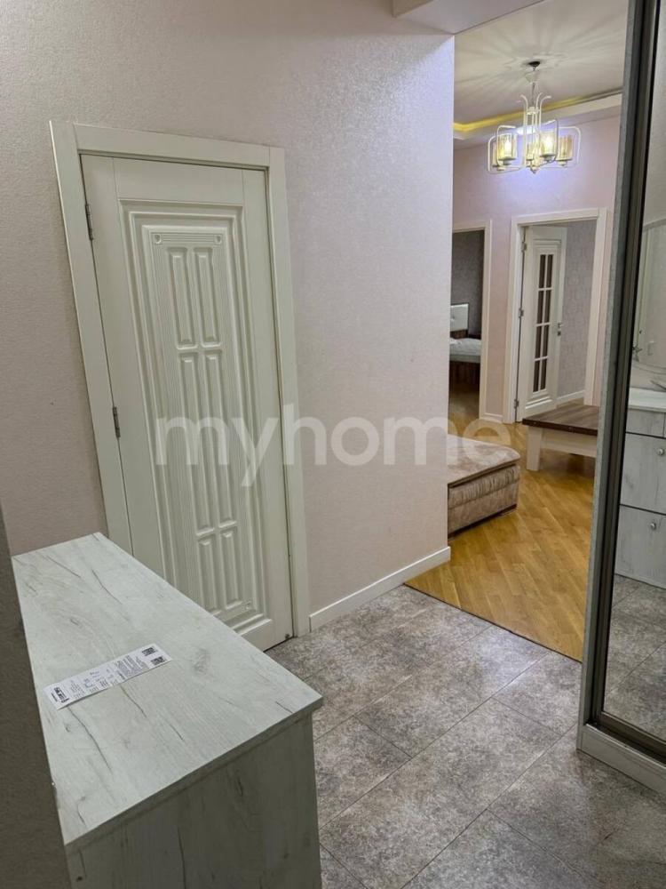Bakı şəhəri 75m² mənzil kirayə verilir