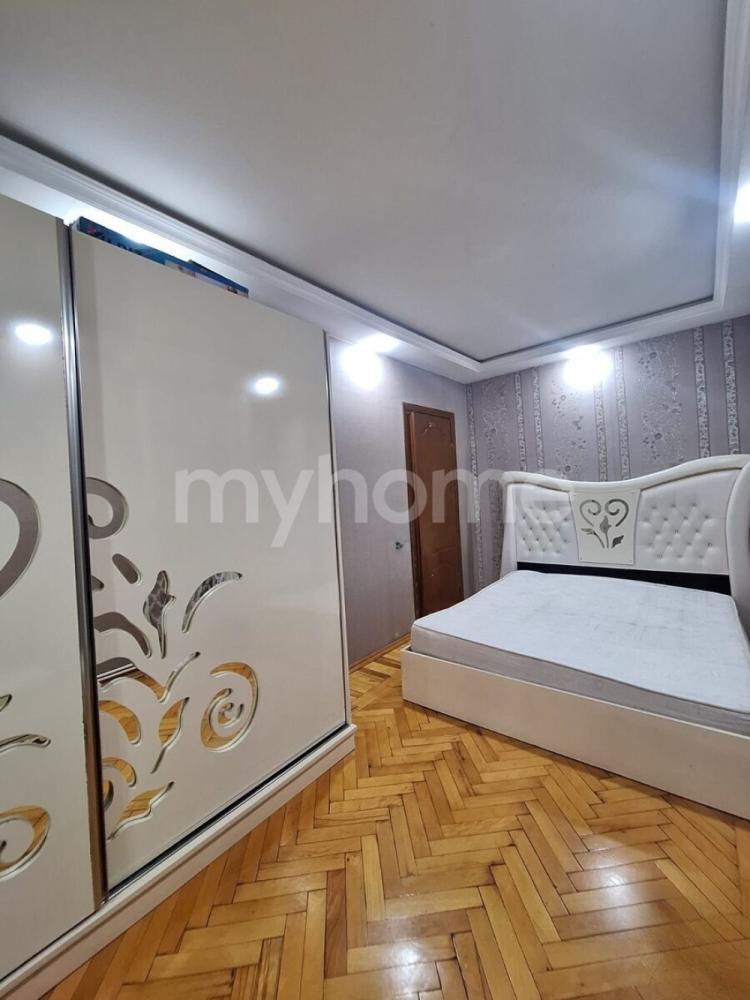 Yasamal qəsəbəsi 70m² mənzil satılır