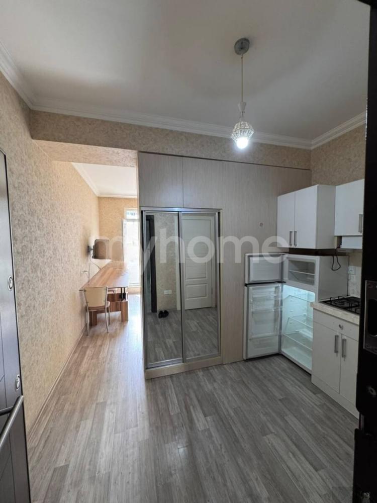 Bakı şəhəri 45m² mənzil kirayə verilir