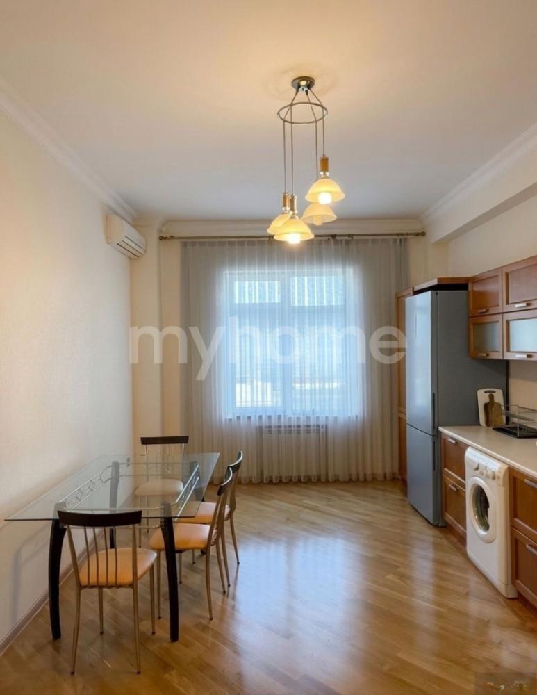28 May qəsəbəsi 80m² mənzil kirayə verilir