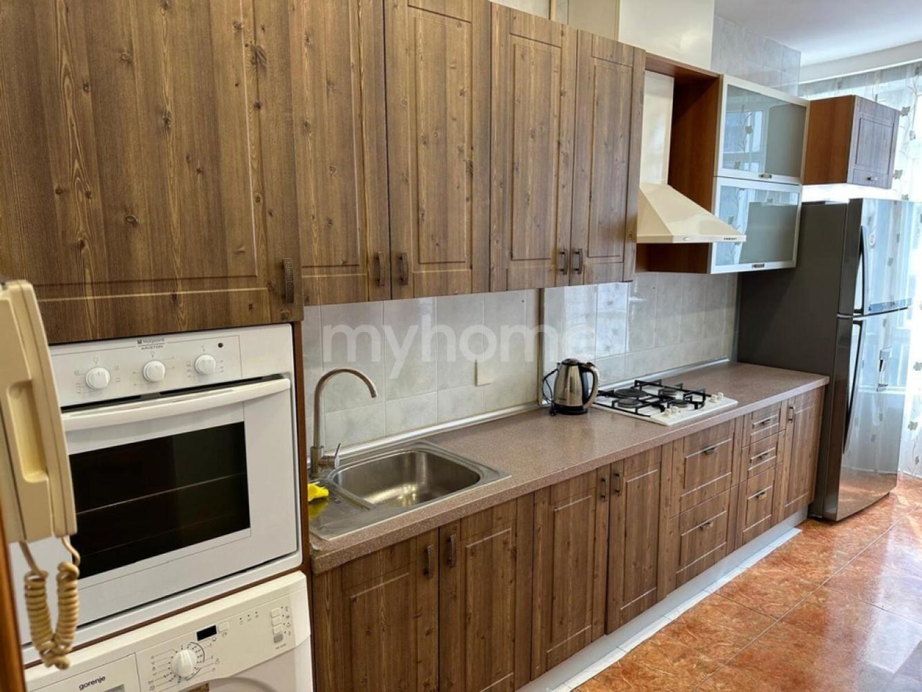 Bakı şəhəri 114m² mənzil kirayə verilir