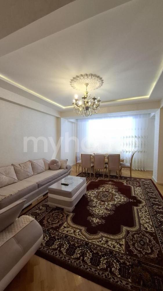 Bakı şəhəri 110m² mənzil kirayə verilir