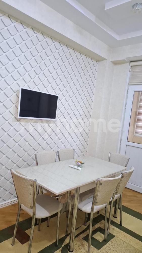 Bakı şəhəri 110m² mənzil kirayə verilir
