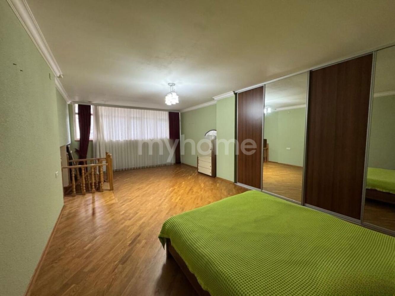 Bakı şəhəri 92m² mənzil satılır