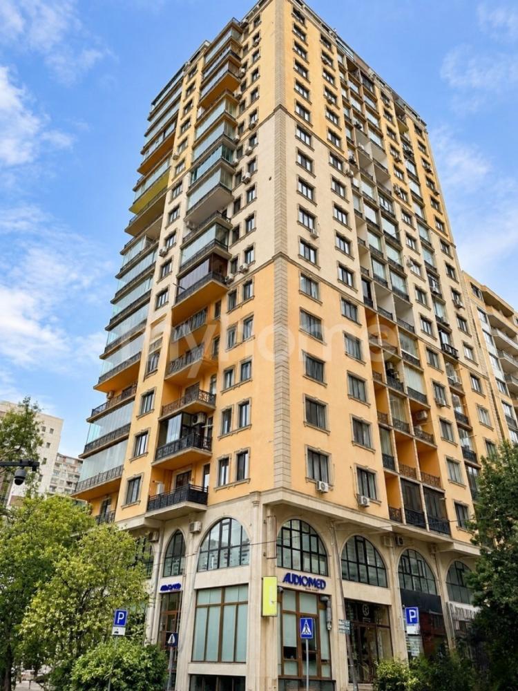 Bakı şəhəri 190m² mənzil satılır