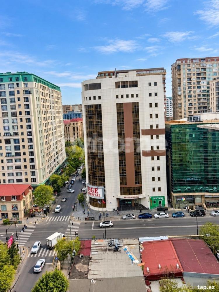 Bakı şəhəri 190m² mənzil satılır