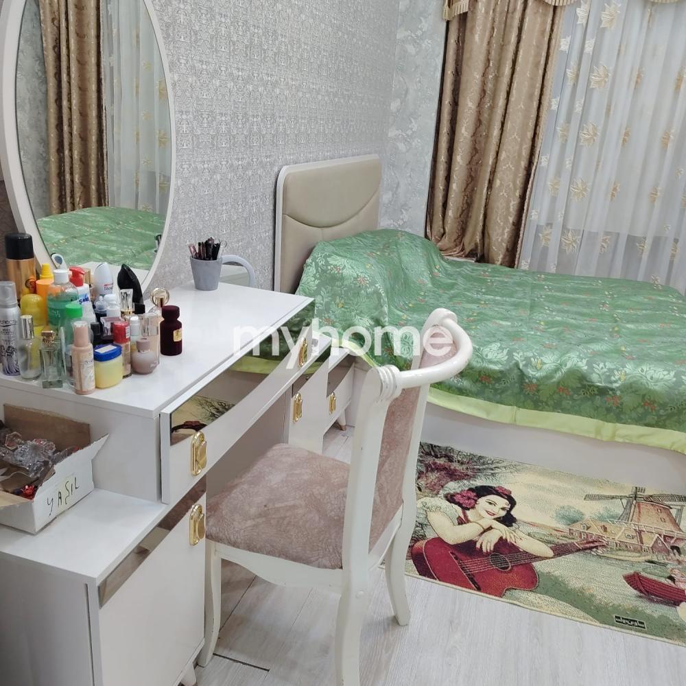 Lökbatan qəsəbəsi 65m² mənzil satılır