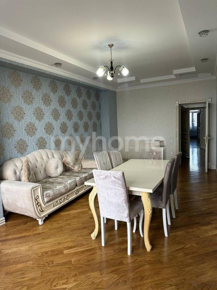 Yasamal qəsəbəsi 170m² mənzil kirayə verilir