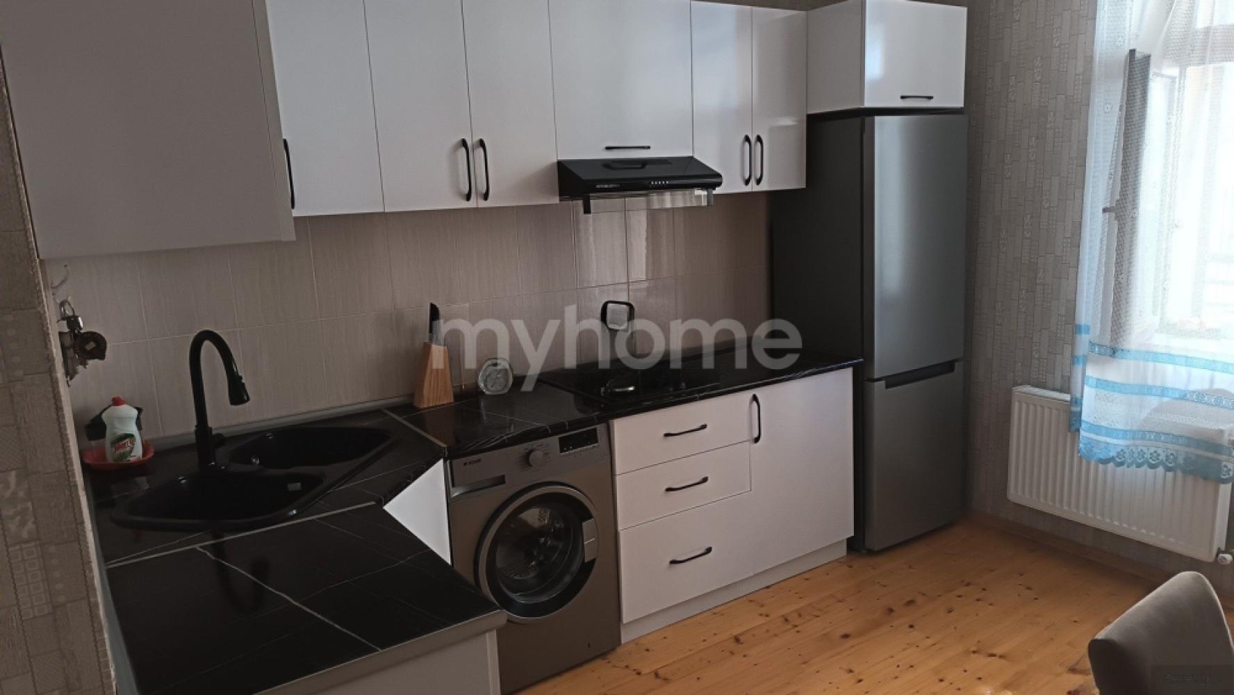 Ramana qəsəbəsi 92m² mənzil satılır