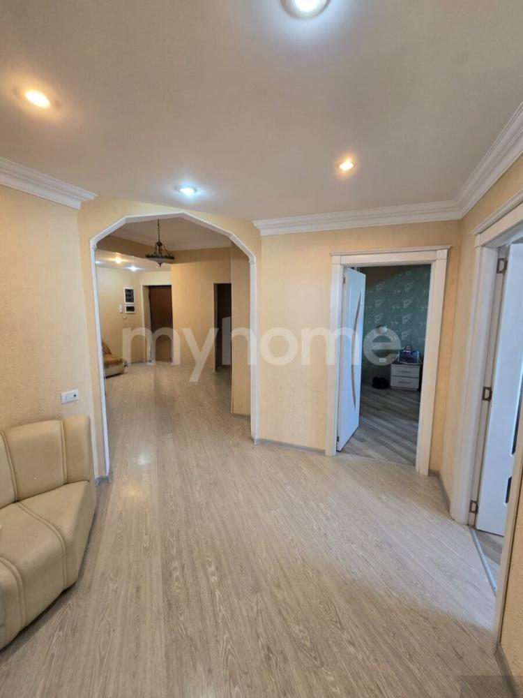 Sumqayıt şəhəri 136m² mənzil satılır