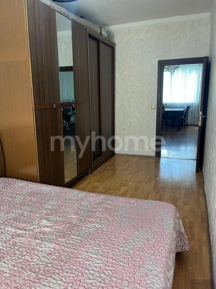 Bakı şəhəri 60m² mənzil kirayə verilir