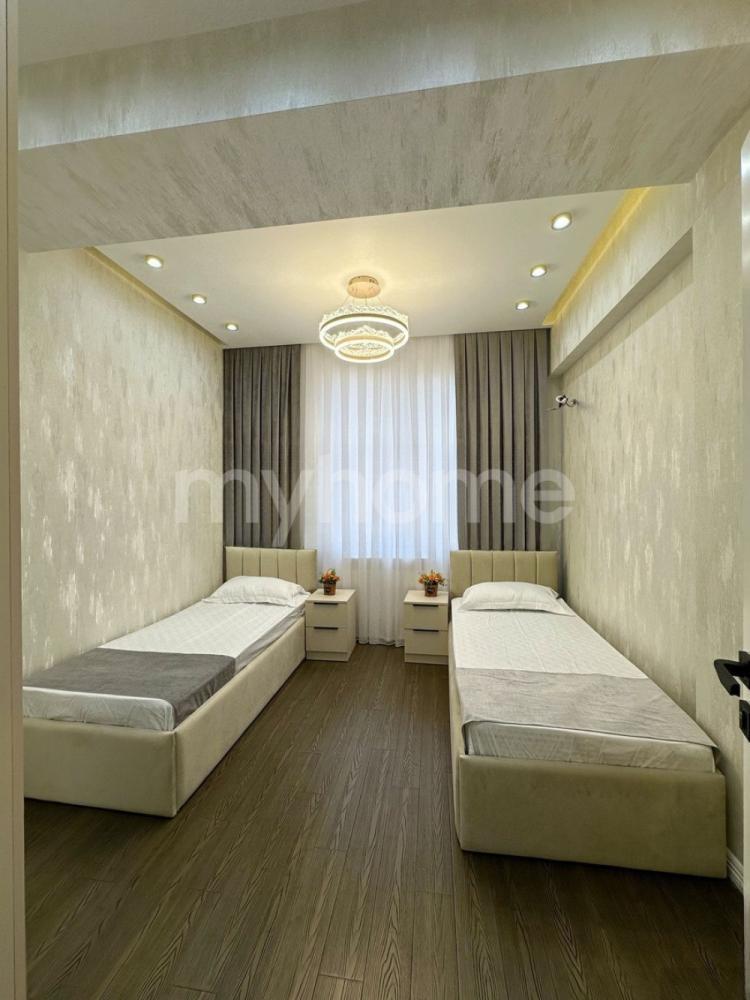 Badamdar qəsəbəsi 108m² mənzil satılır
