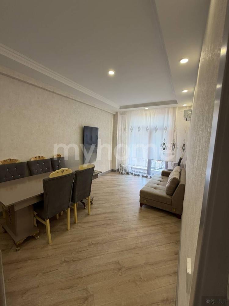 Binəqədi qəsəbəsi 87m² mənzil kirayə verilir