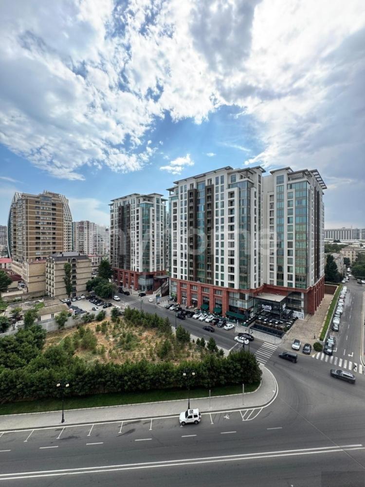 Bakı şəhəri 107m² mənzil satılır