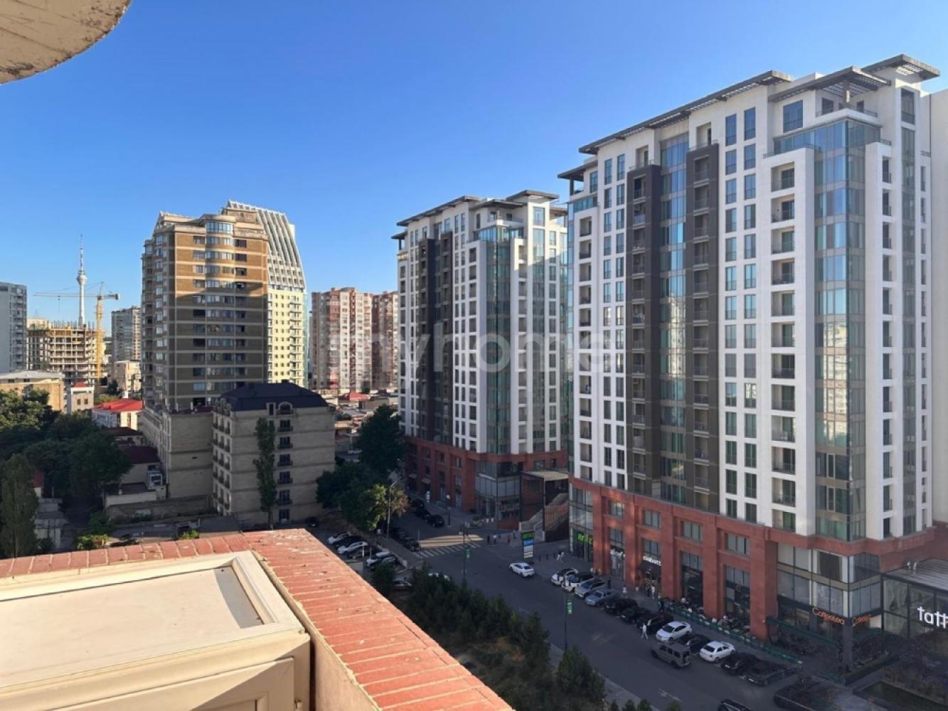 Bakı şəhəri 107m² mənzil satılır