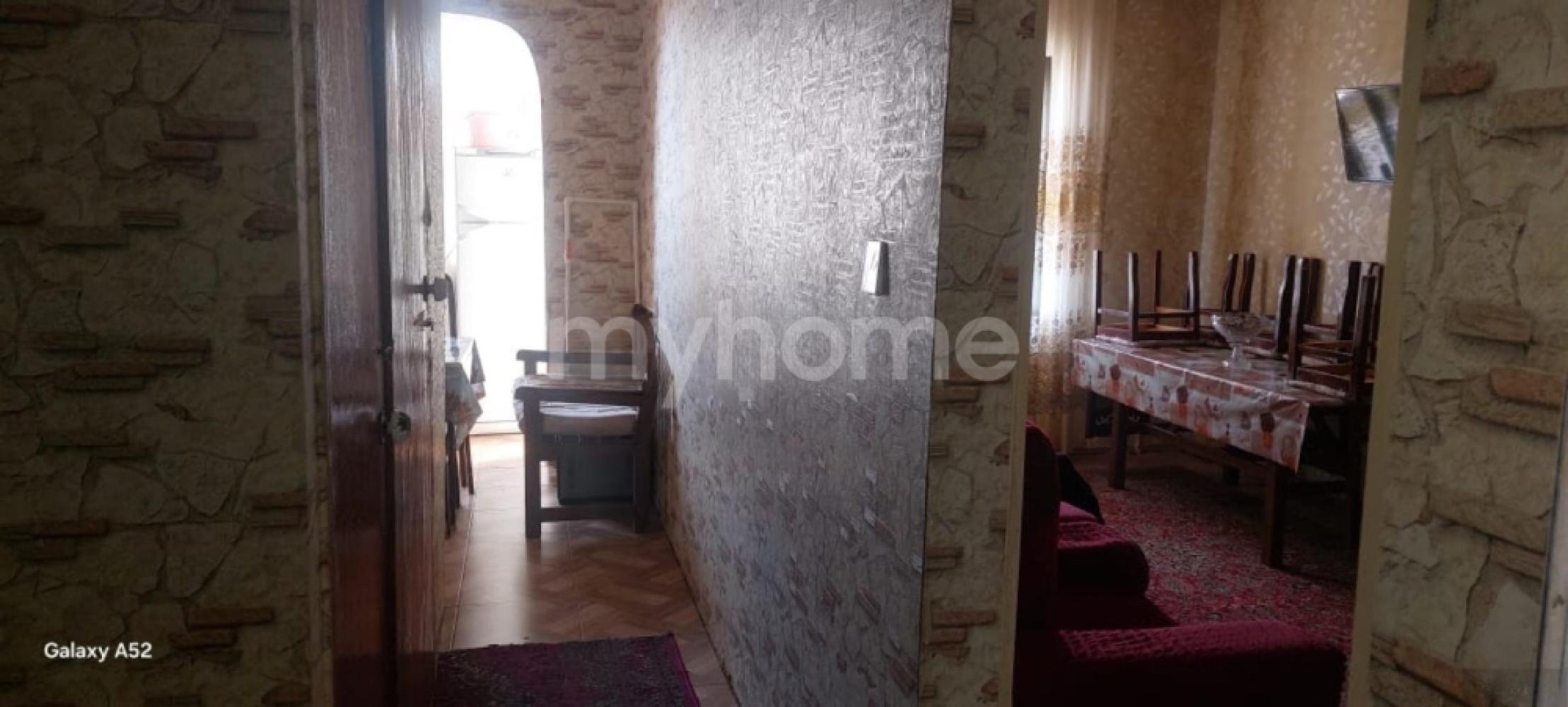 Yasamal qəsəbəsi 100m² mənzil satılır