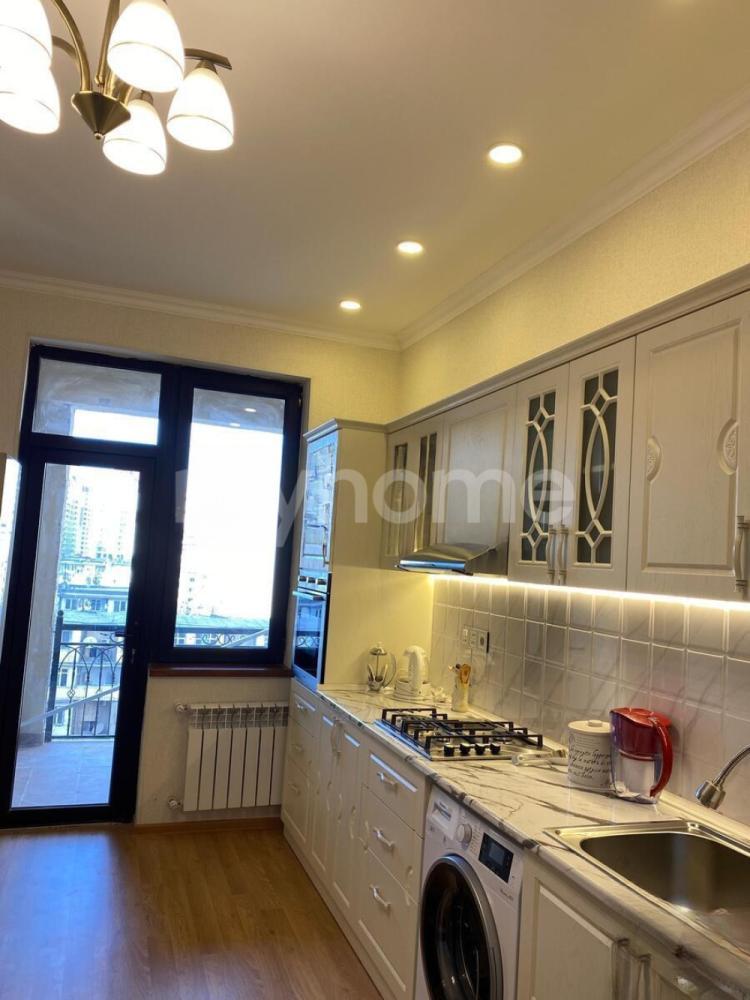 Bakı şəhəri 100m² mənzil kirayə verilir