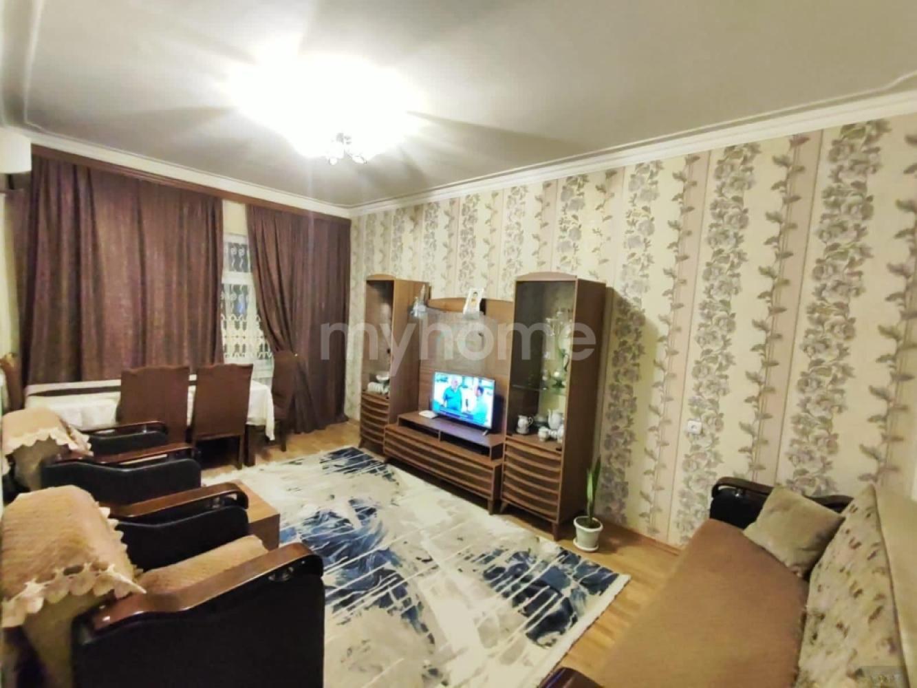 Qaraçuxur qəsəbəsi 60m² mənzil satılır