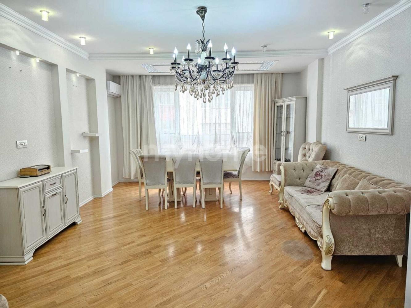 Badamdar qəsəbəsi 100m² mənzil satılır