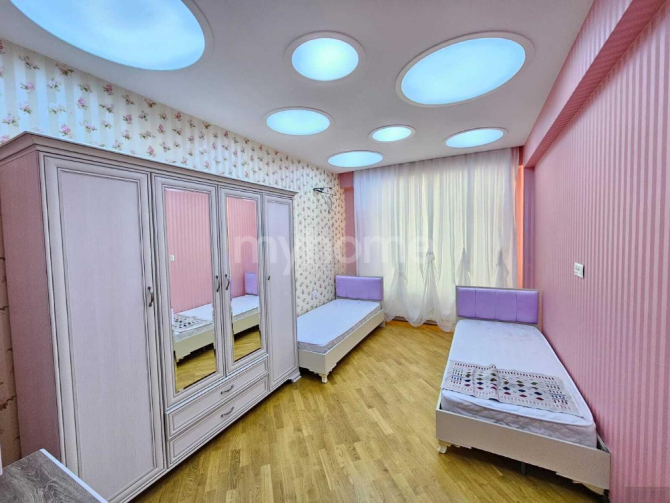 Badamdar qəsəbəsi 100m² mənzil satılır