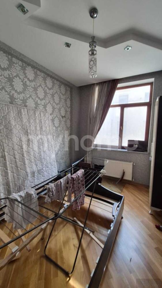 Bakı şəhəri 91m² mənzil satılır