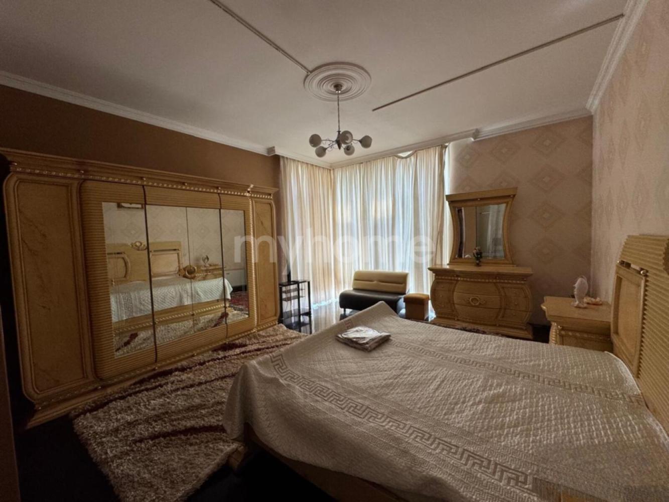 Bakı şəhəri 143m² mənzil satılır