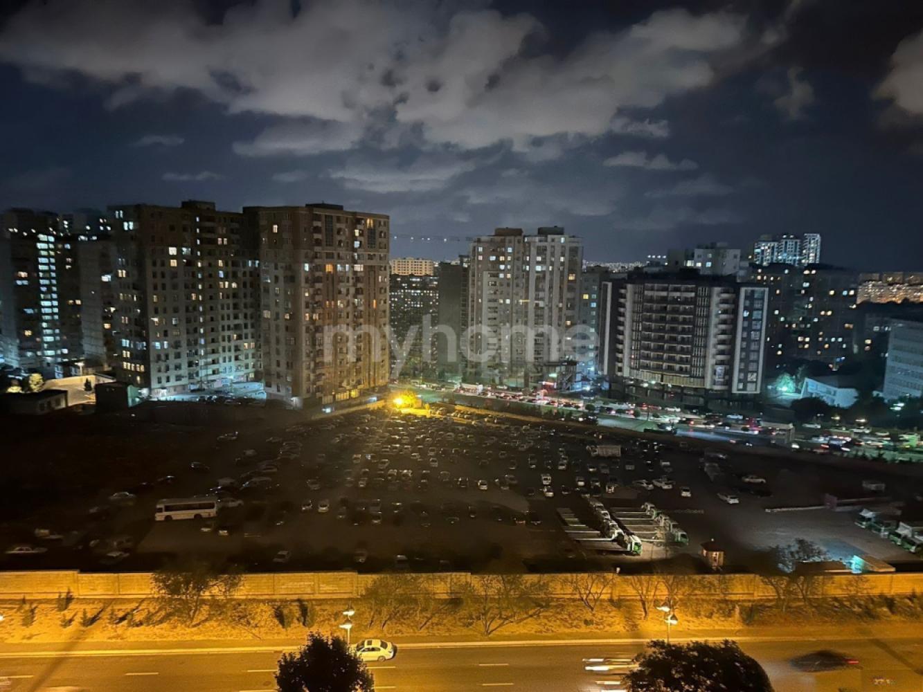 Bakı şəhəri 92m² mənzil satılır