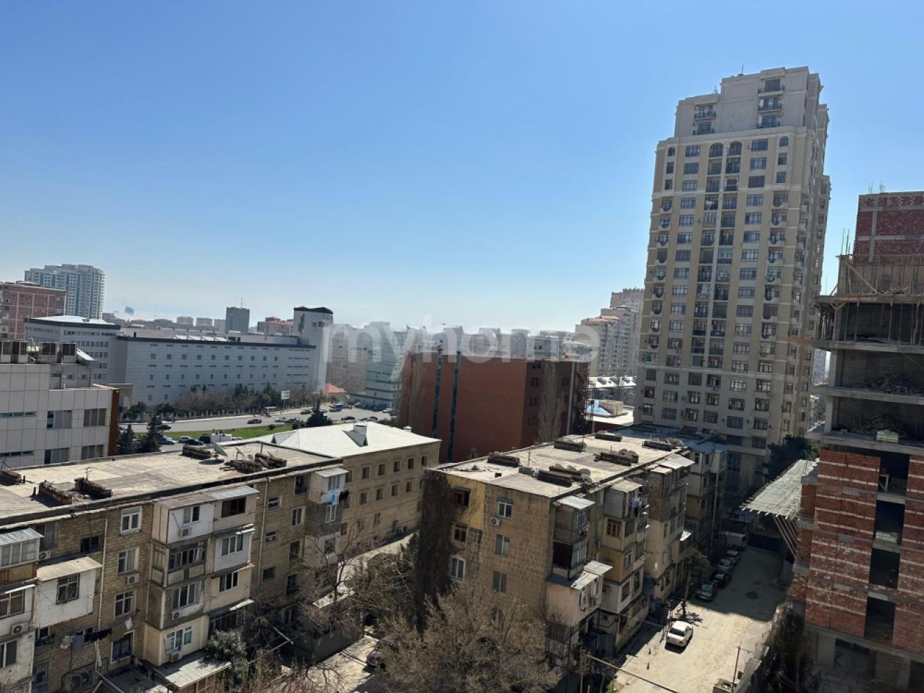 Bakı şəhəri 92m² mənzil satılır